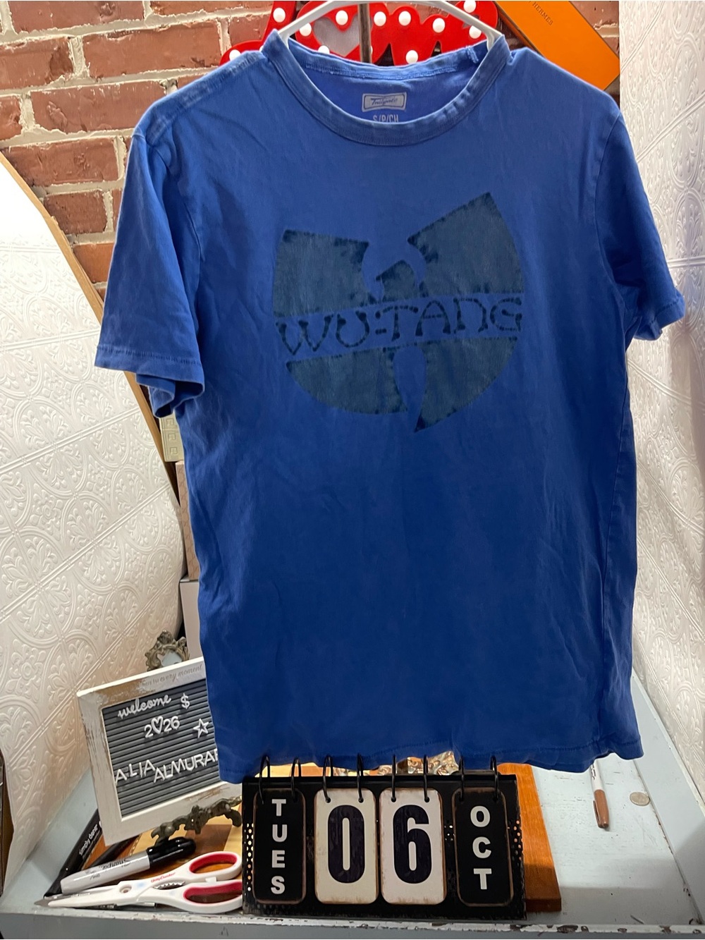 distressed Wu-Tang Clan logo graphic y shirt